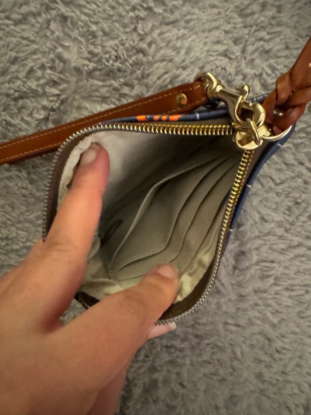 DOONEY AND BOURKE Detroit Tigers Wristlet - Picture 3 of 8